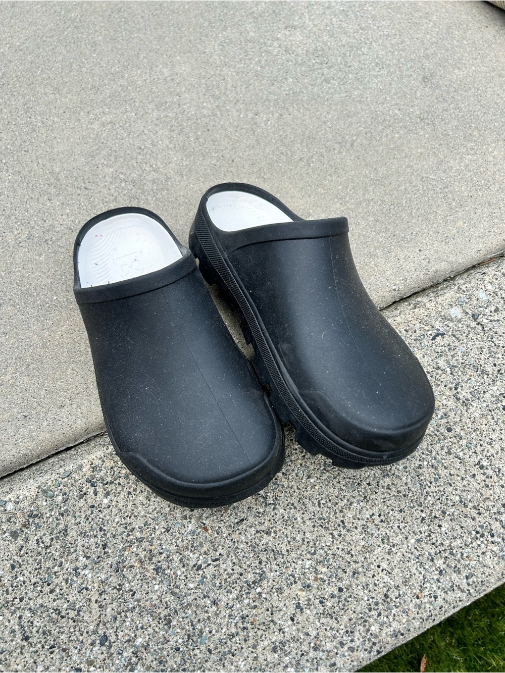 KAMIK clogs BNWOT size 5